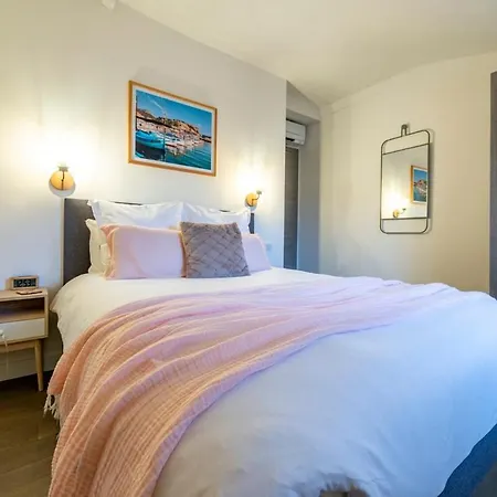 Rare 3 Bedroom 2 Bath Modern With Views In Old Center アパート