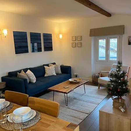 Rare 3 Bedroom 2 Bath Modern With Views In Old Center Lejlighed *
